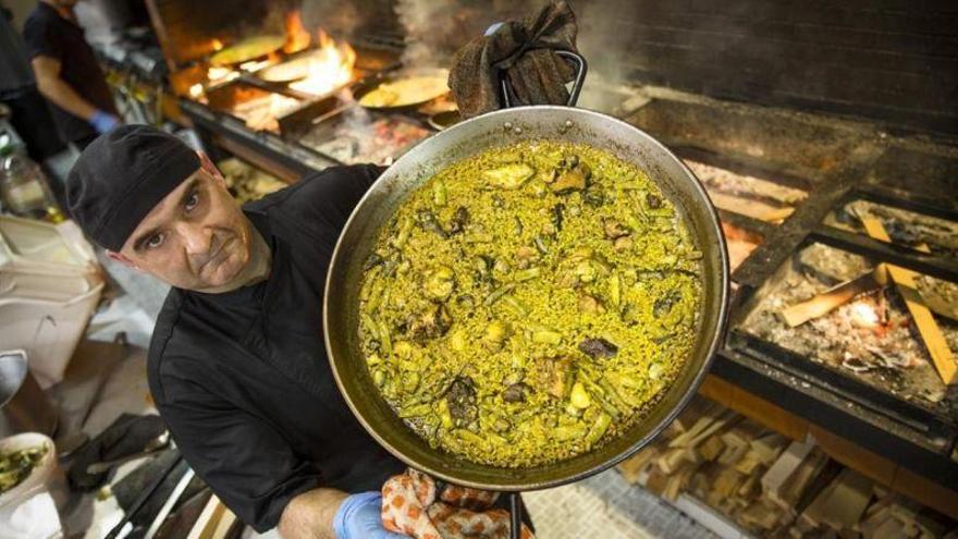 Sencillamente, la paella con chorizo no es paella