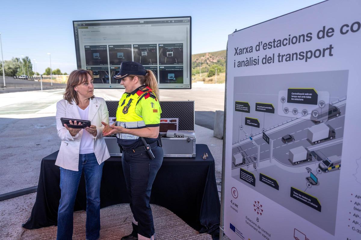 Silvia Paneque,consellera de Territorio,vivienda y transición ecológica presenta la futura Red de Estaciones de Control del Transporte en el antiguo peaje de Martorell.