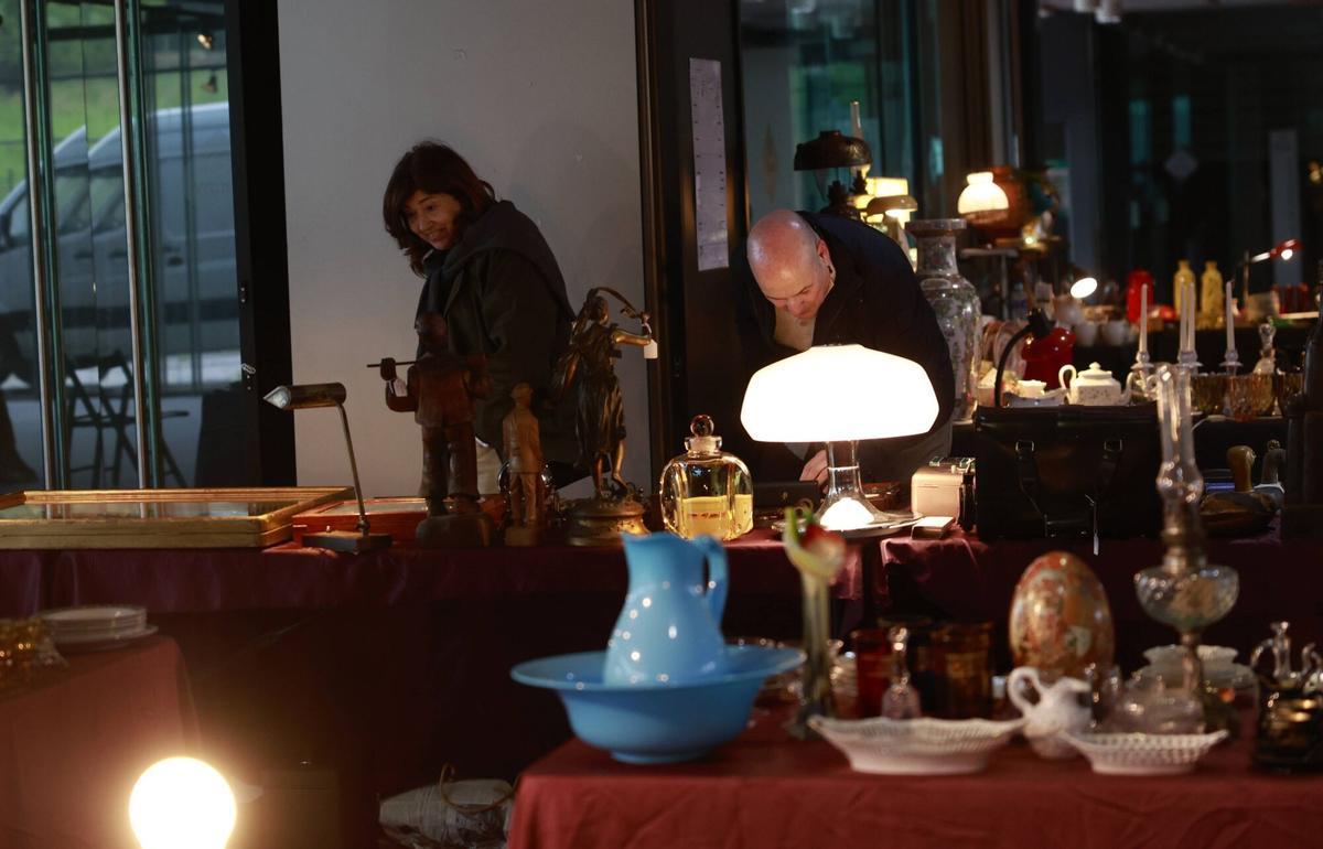 La feria de antigüedades de La Magdalena, en Avilés La feria de antigüedades de La Magdalena, en Avilés