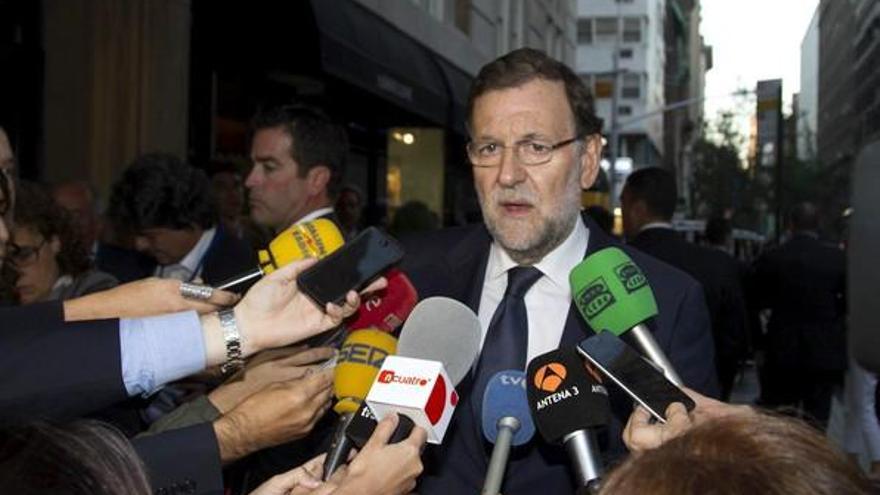 Rajoy replica a Bruselas: &quot;España no va a incumplir el déficit&quot;