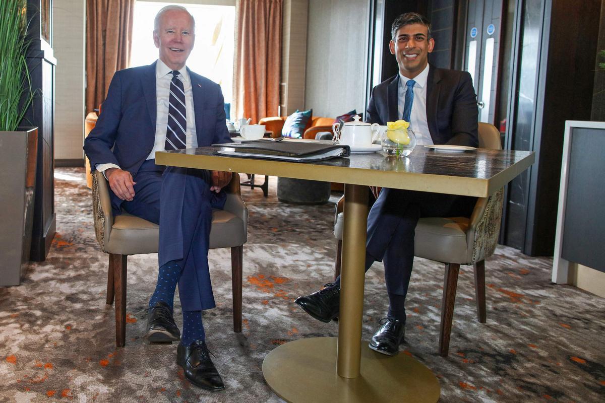 Joe Biden y Rishi Sunak se reúnen en Belfast