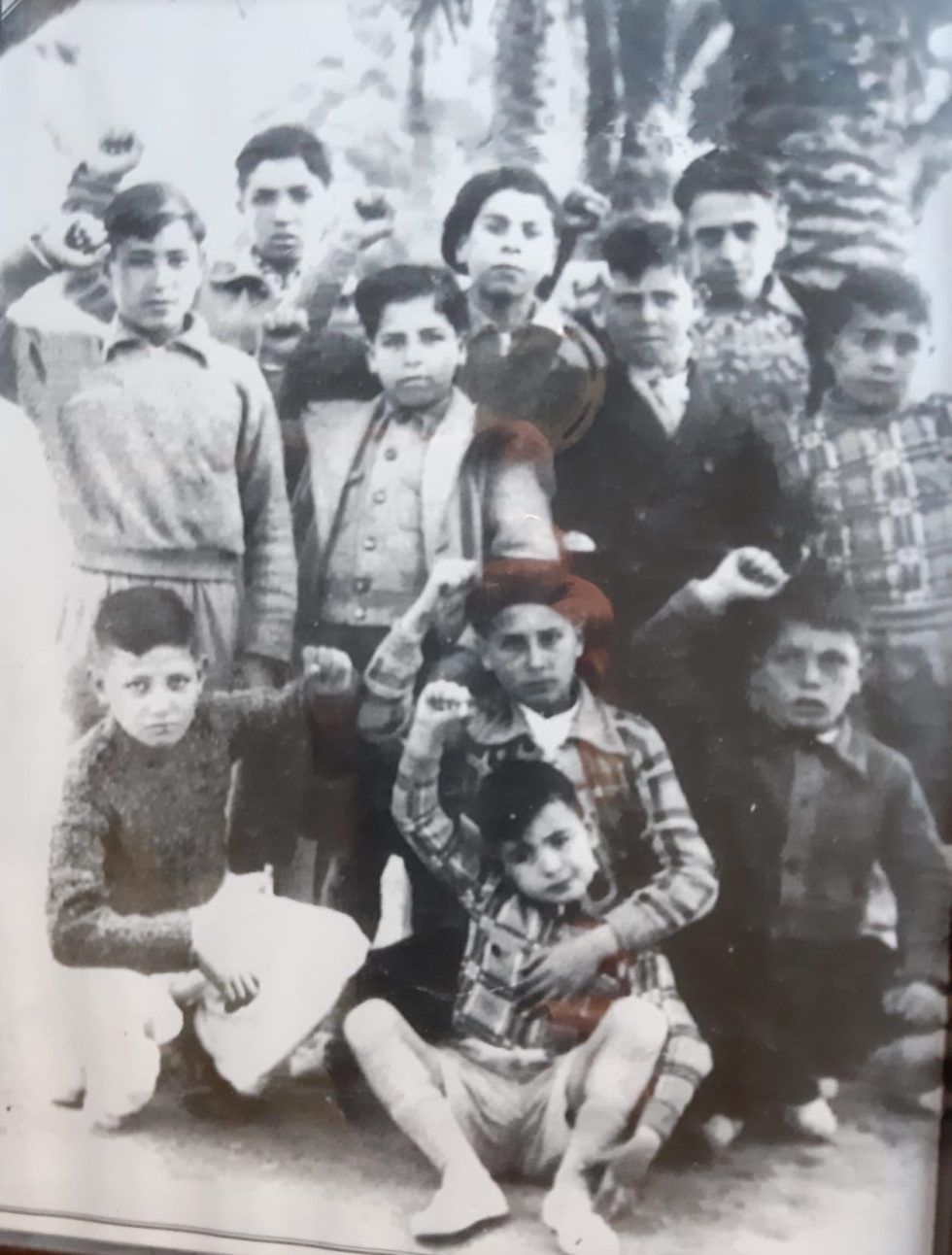 El valenciano Francisco Navarro, primer niño por la izquierda en la última fila.