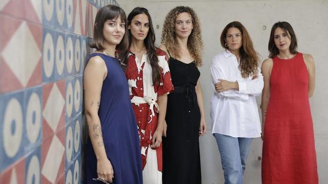 Las comisarias de arte Raquel Victoria, Esmeralda Gómez Galera, Aina Pomar, Cristina Anglada y Sofía Moisés