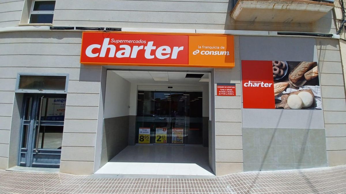 Un supermercado Charter, la marca que utiliza Consum para identificar un establecimiento franquiciado