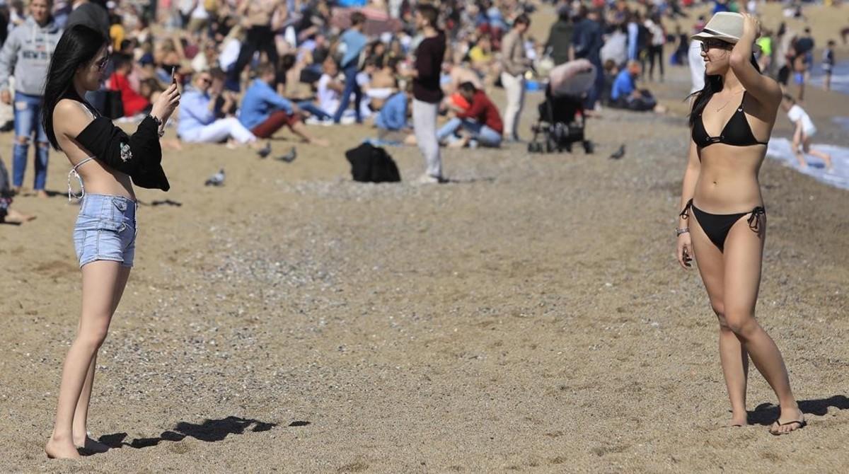 nnavarro42701103 barcelona 27 03 2018 ambiente en la playa de la barceloneta 180621161451