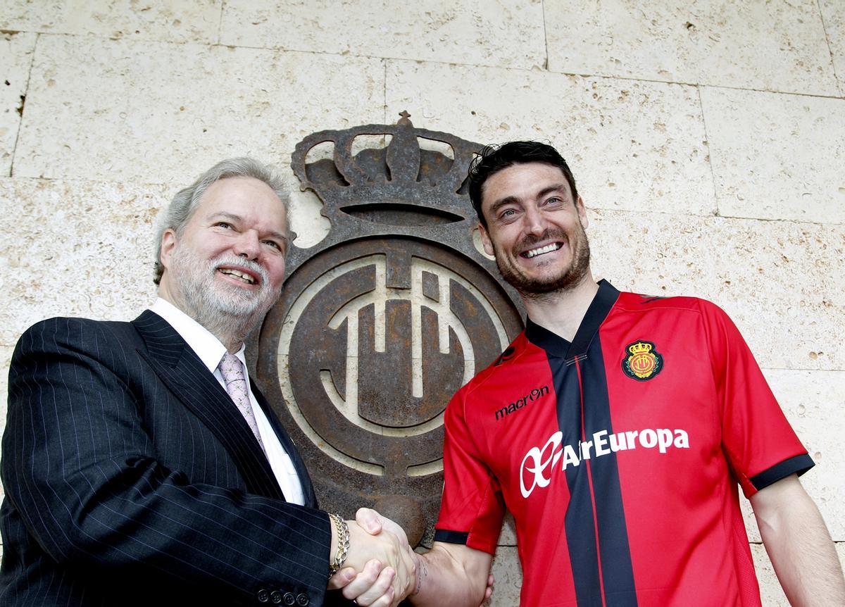 Utz Claassen und Albert Riera (re.).