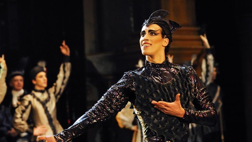 Álvaro Rodríguez Piñera, bailarín: &quot;El teatro se llena cada año; significa que hay gente con sed por la danza&quot;