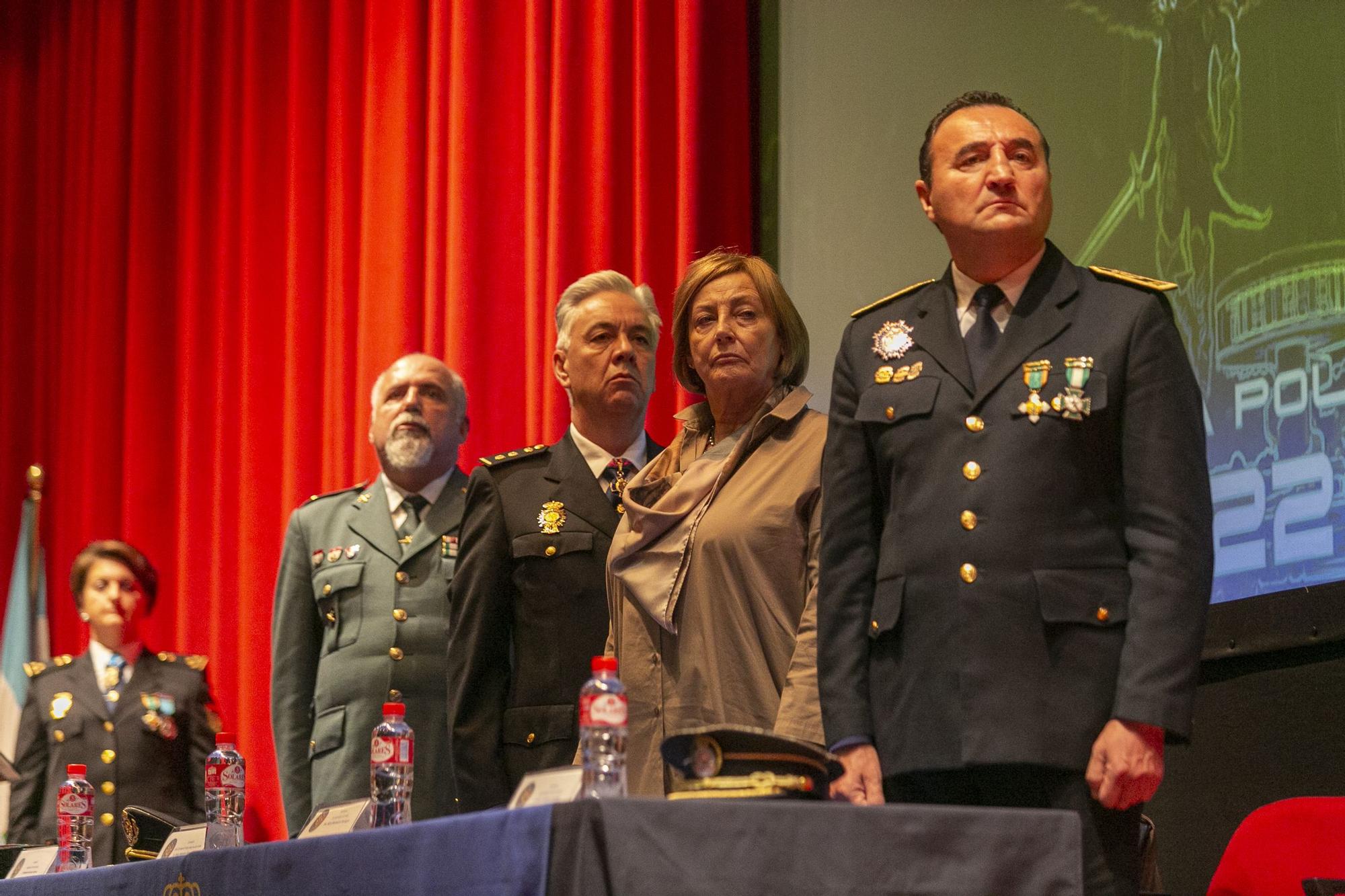 En imágenes: así celebró la Policía Nacional los Ángeles Custodios en Avilés