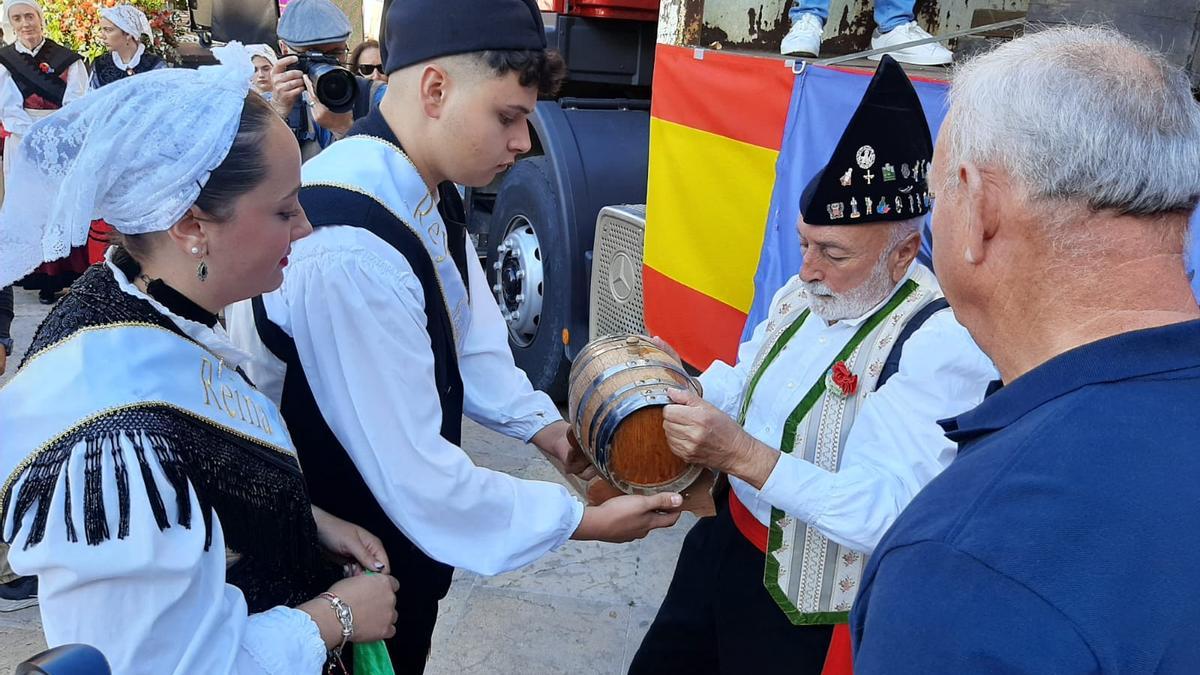 Así fue la ofrenda del primer mosto de la temporada a la Virgen del Portal de Villaviciosa