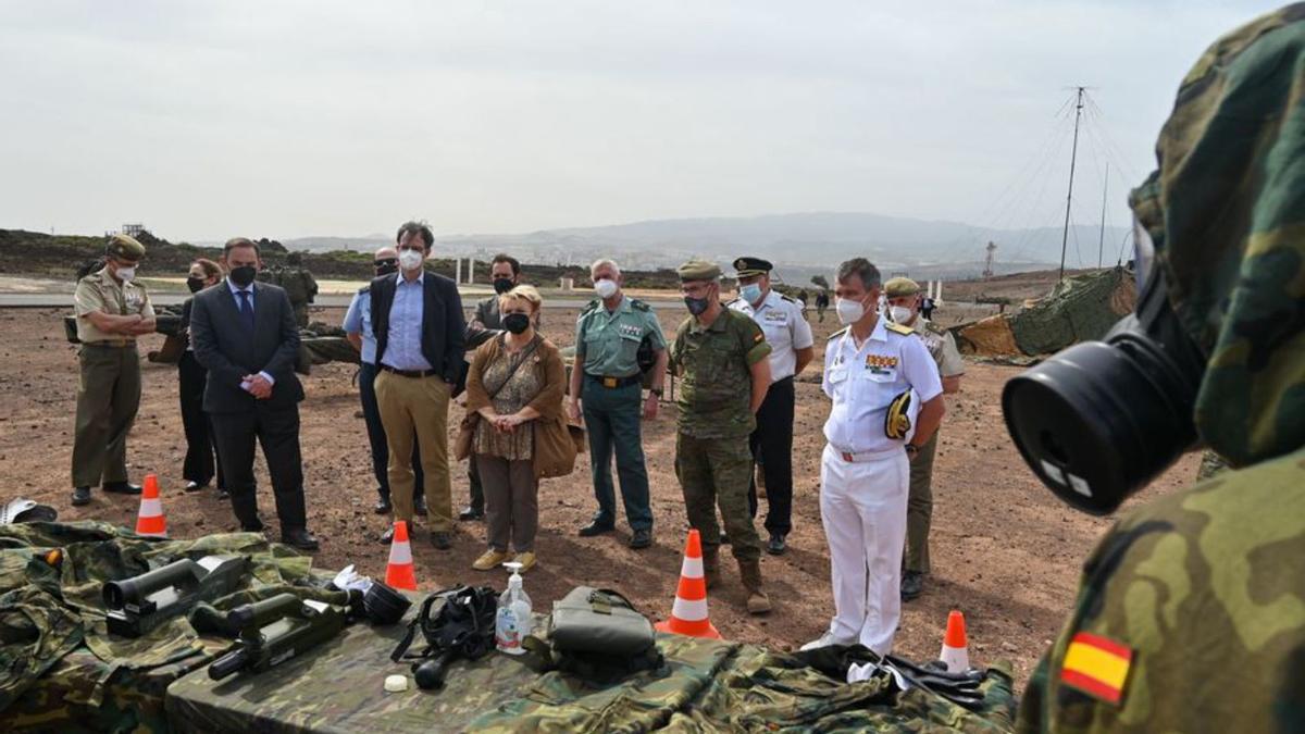 Un momento de la visita de los alumnos del curso a la Base este miércoles.