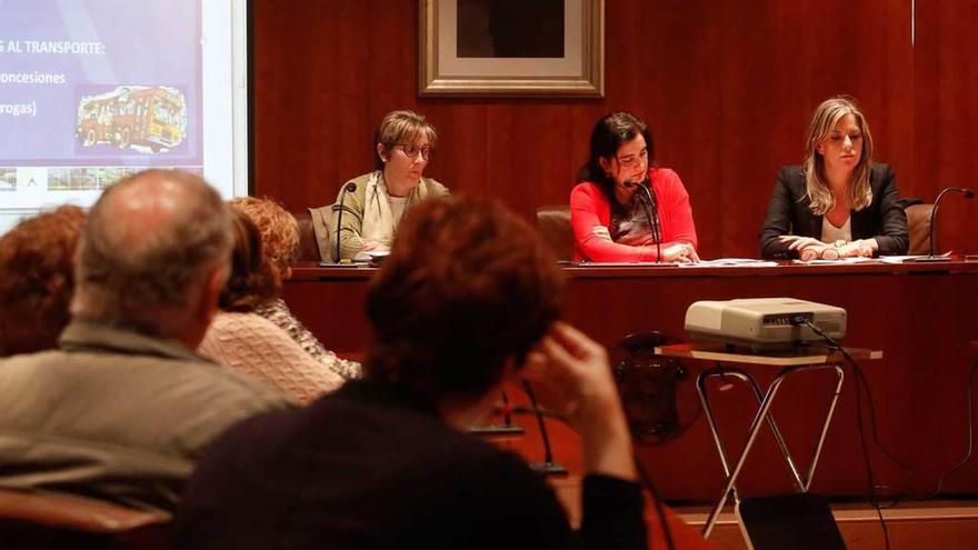 Asistentes, ayer, al Consejo de Mayores celebrado en el Ayuntamiento de Avilés.