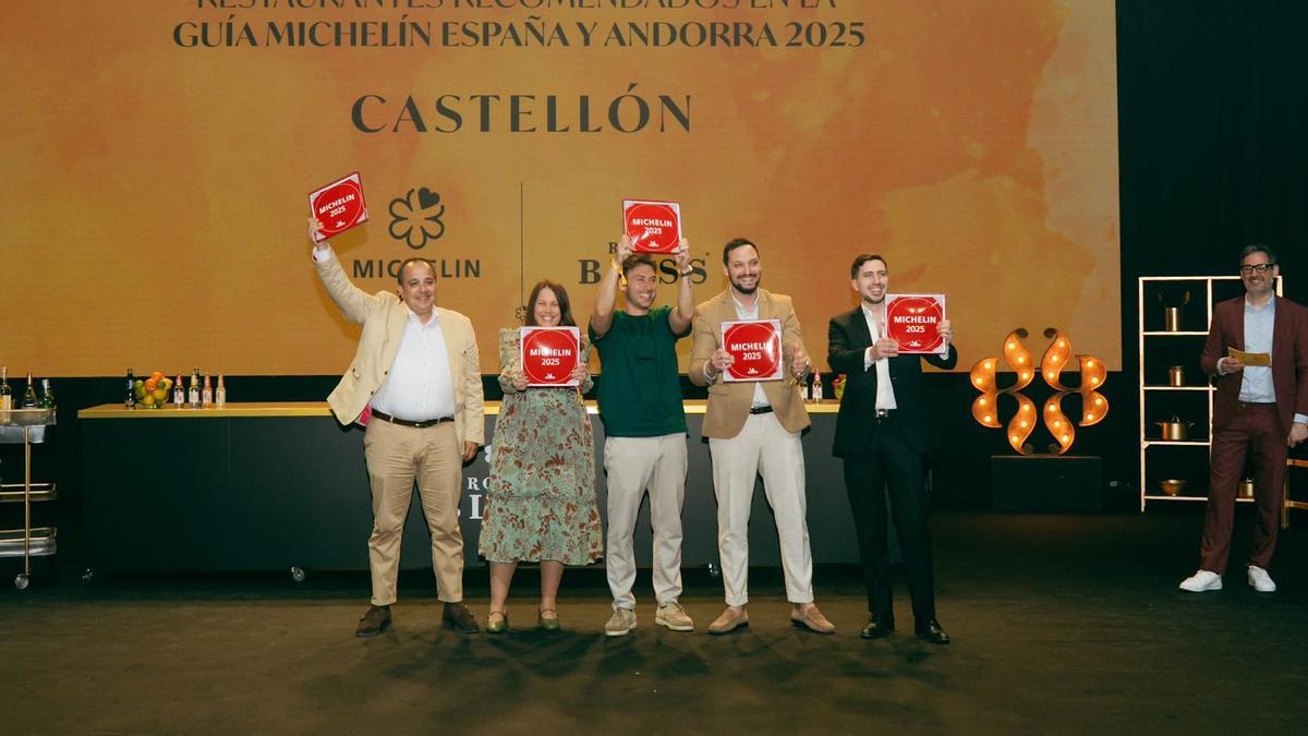 Los representantes de los restaurantes castellonenses recomendados.