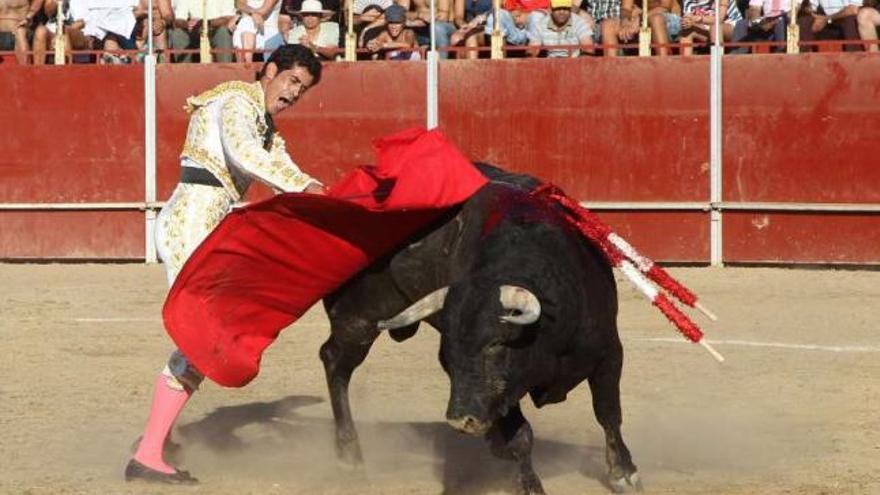 Víctor Janeiro en una corrida de toros en Muíños.  // Jesús Regal