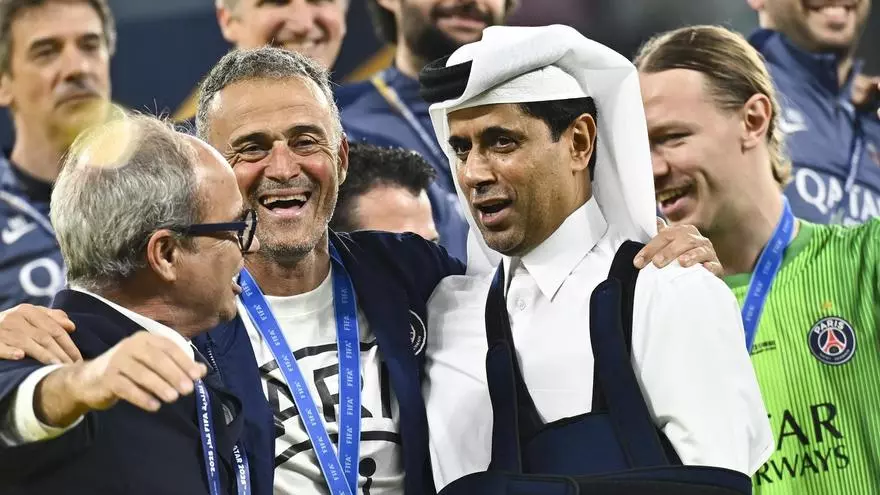 ¡Luis Enrique no da crédito! Safonov detuvo dos penaltis con la mano fracturada