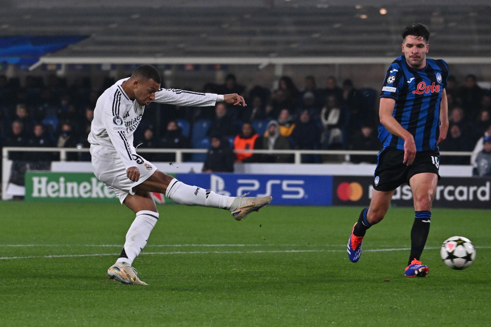EL jugador del Real Real Madrid Kylian Mbappe logra el 0-1 durante el partido de la UEFA Champions League que han jugado Atalanta BC y Real Madrid, en Bérgamo, Italia. EFE/EPA/MICHELE MARAVIGLIA. (real Madrid)