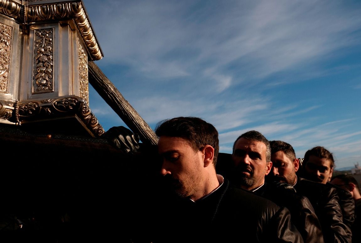 Masivo Via crucis de madrugada en Sagunt