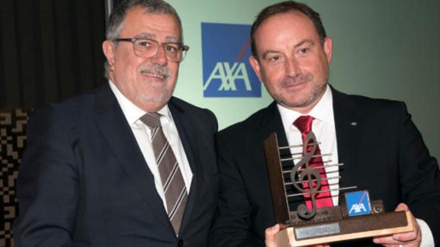 Josep Armas, director territorial Catalunya d&#039;AXA Seguros rebent el guardó de 2019