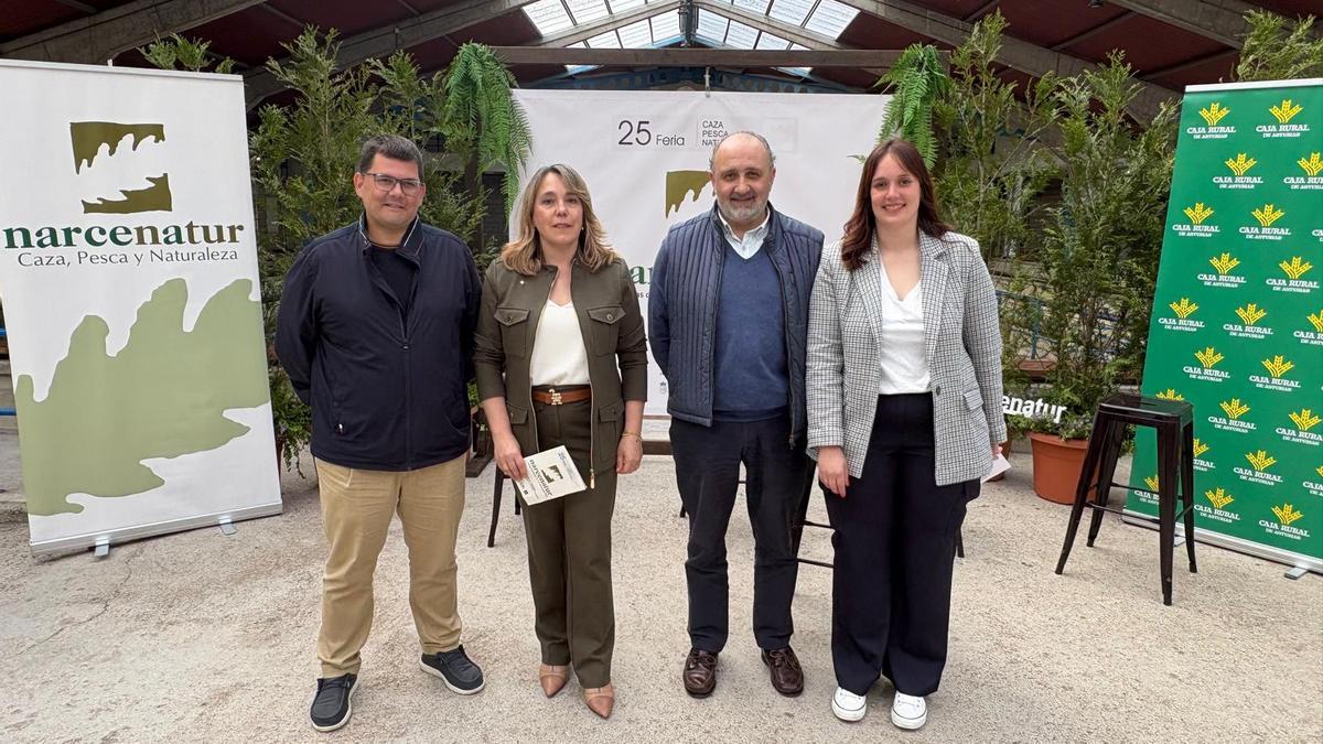 Por la izquierda, Marcial Fernández, Mónica Fernández, Vicente del Tejo y Tania Rodríguez, durante la presentación de Narcenatur.