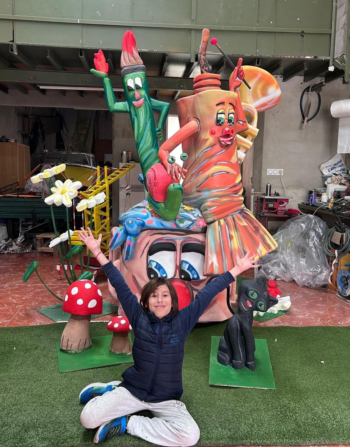 Nico Martínez, con su falla infantil.