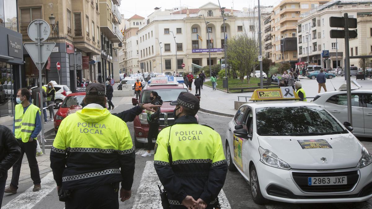 Protesta de las autoescuelas en Alicante