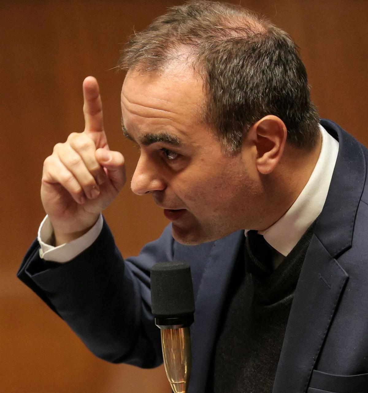 França suspèn la reforma de les pensions i l’esquerra es fractura