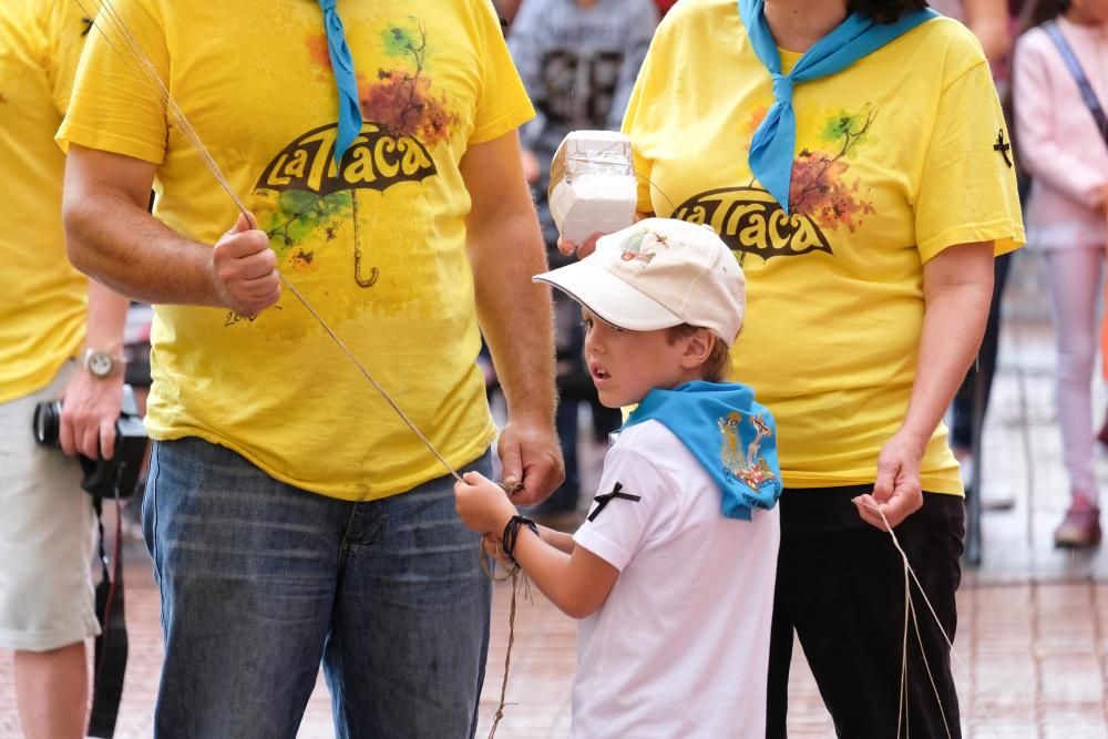 Correr la traca y suelta de globos fiestas mayores Elda