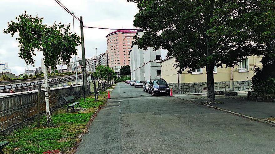 El acceso a las viviendas de avenida del Ejército, sin la barrera.