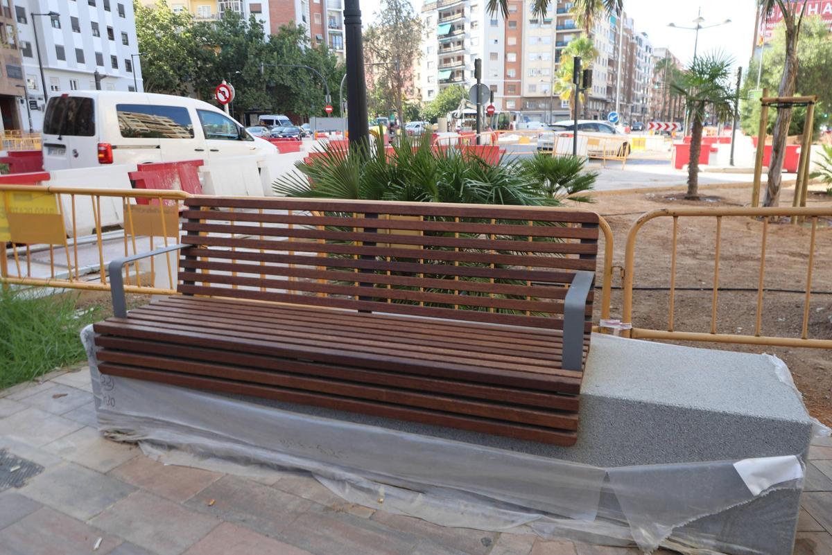 Obras en la avenida Pérez Galdós de València.