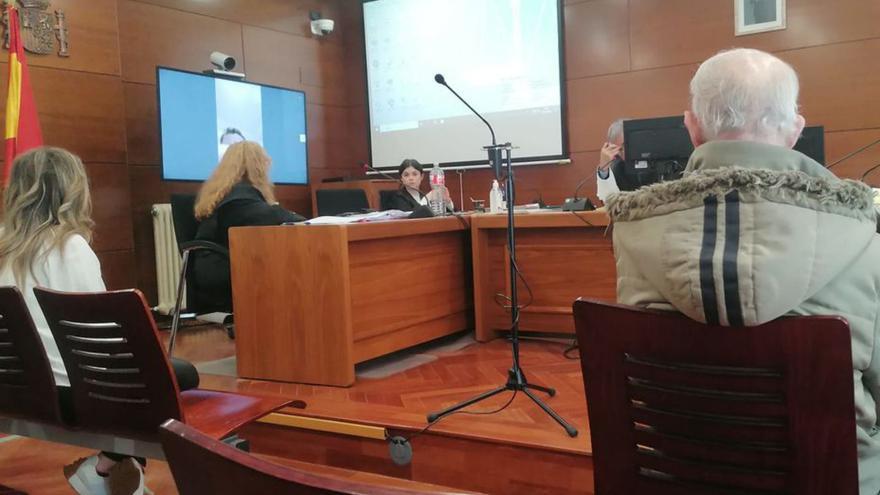 Los dos acusados durante el juicio celebrado ayer.