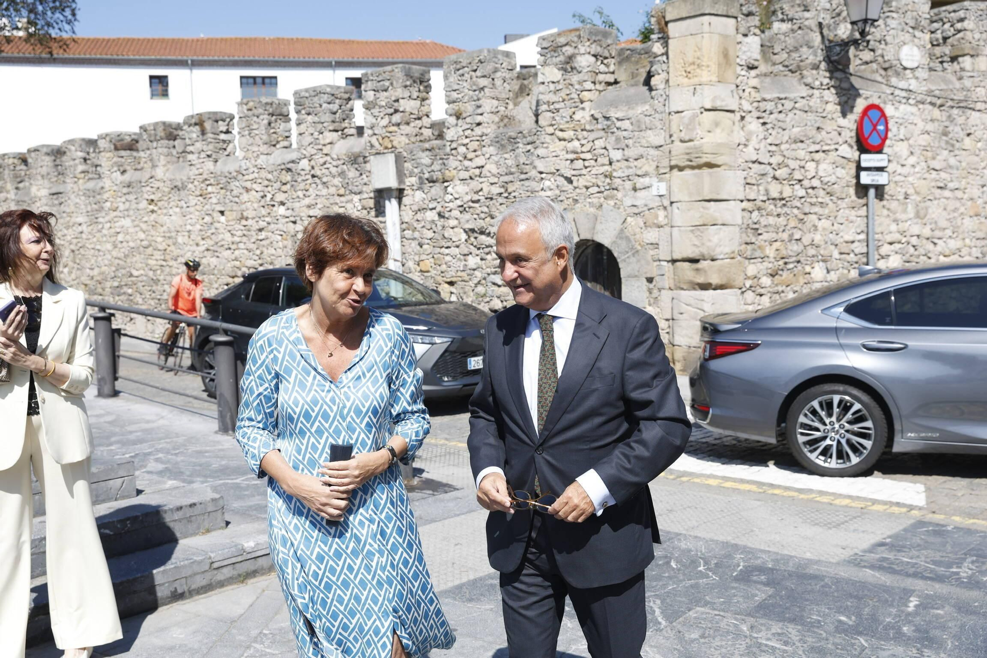 La misa con la Armada y la ofrenda floral del Carmen en Gijón, en imágenes