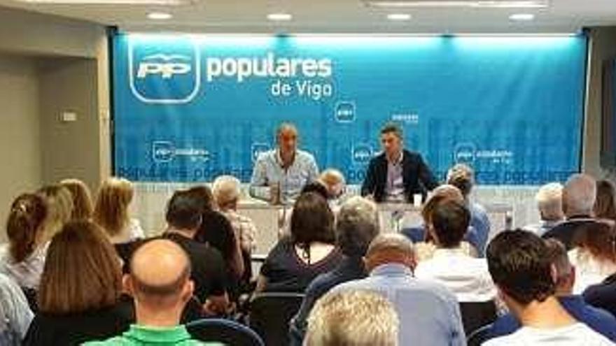 Junta local del PP. // FdV