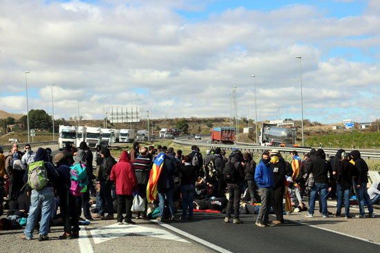 Mobilització del CDR de Manresa per participar en talls de carretera