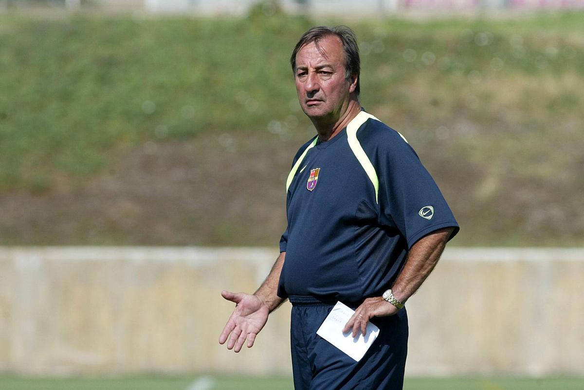Quique Costas, en un entrenamiento del Barcelona B en los terrenos adjuntos al Miniestadi.
