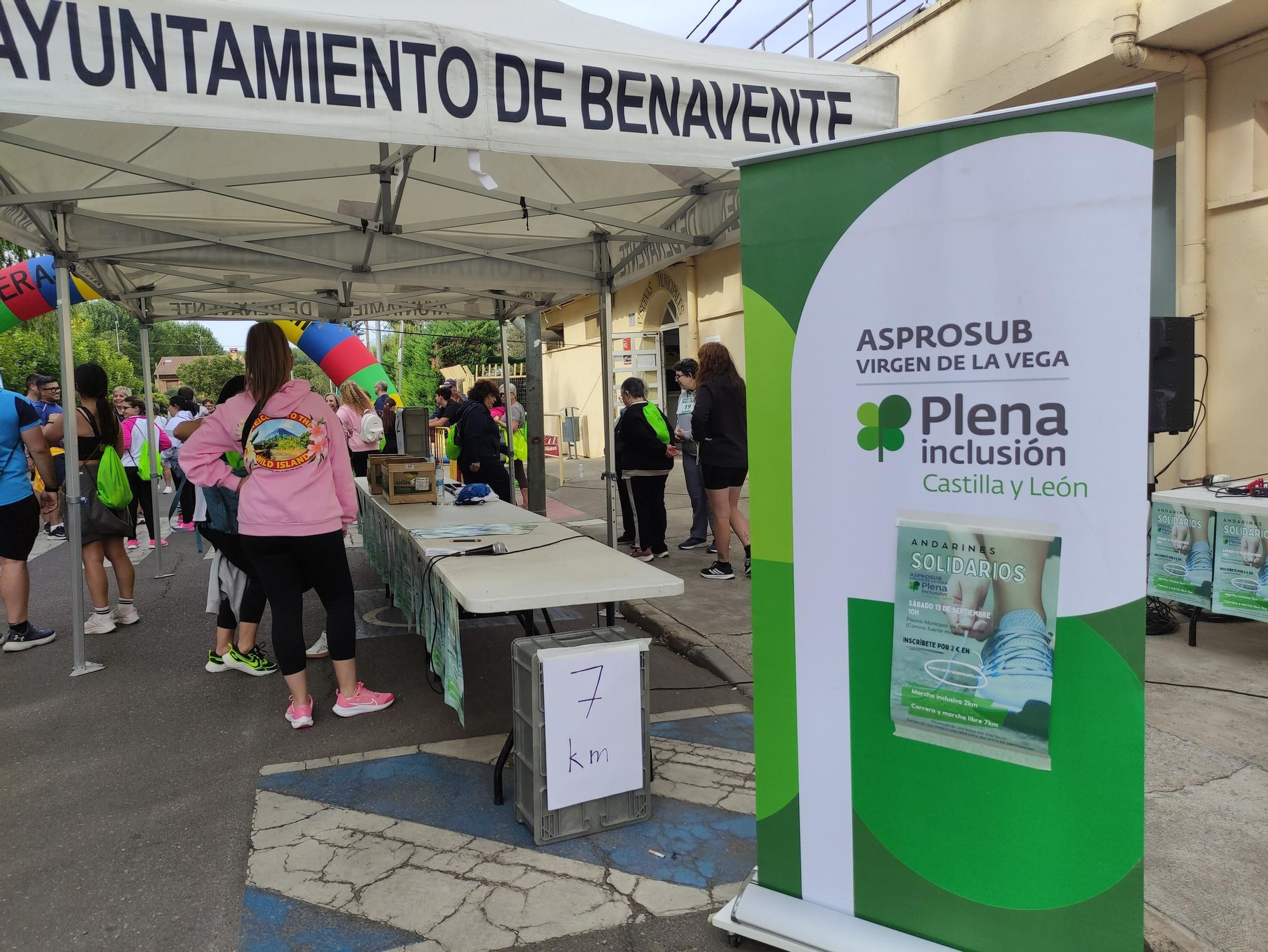 La marcha solidaria de Asprosub Benavente, en imágenes