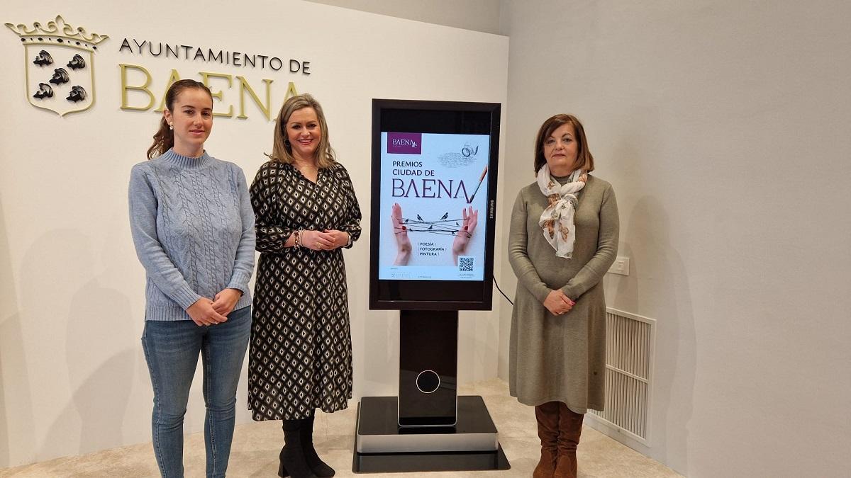 Crsitina Vidal, María Jesús Serrano y Ana Cruz, en la presentación de los premios Ciudad de Baena.