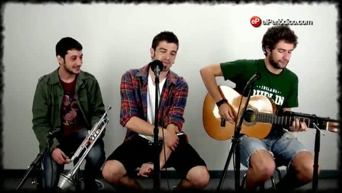 Itaca Band interpreta en acústic el tema Rema.