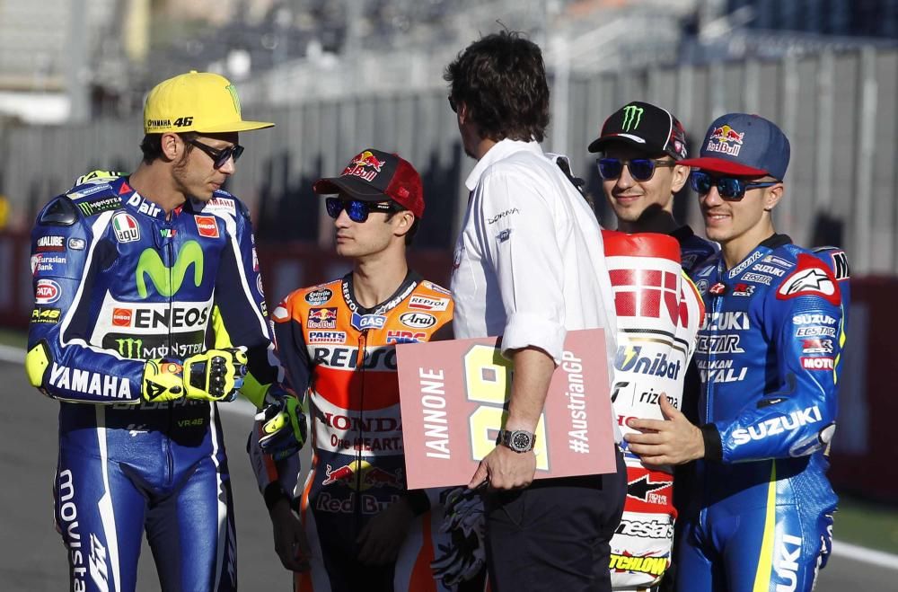 Así se hizo la foto de los nueve gandadores de la temporada en #MotoGP