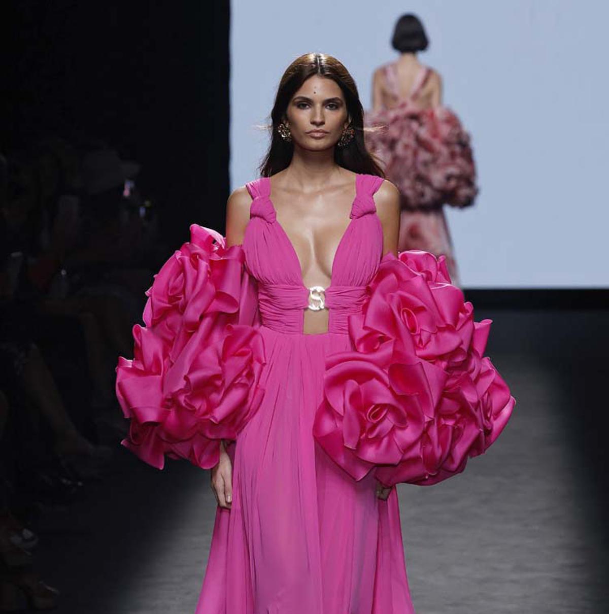 Una modelo con un diseño de Isabel Sanchis