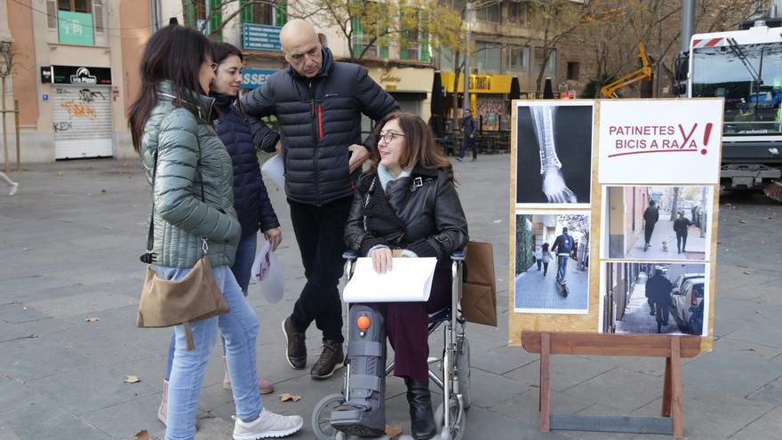 Patinetes y bicis a raya: Una iniciativa para que se garantice "el derecho a caminar con seguridad por la ciudad"