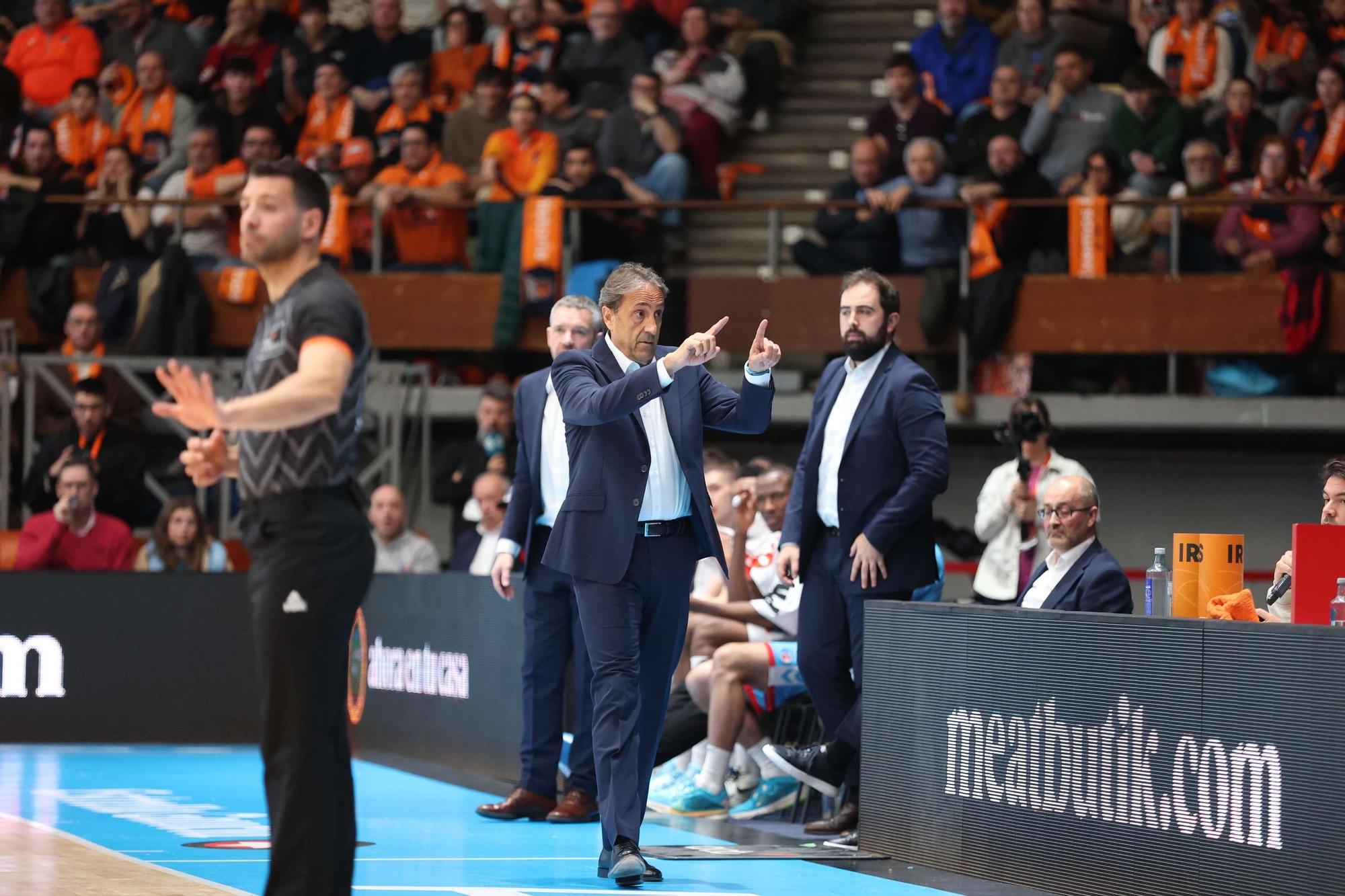 El Coliseum de A Coruña vivió su primer derbi de baloncesto