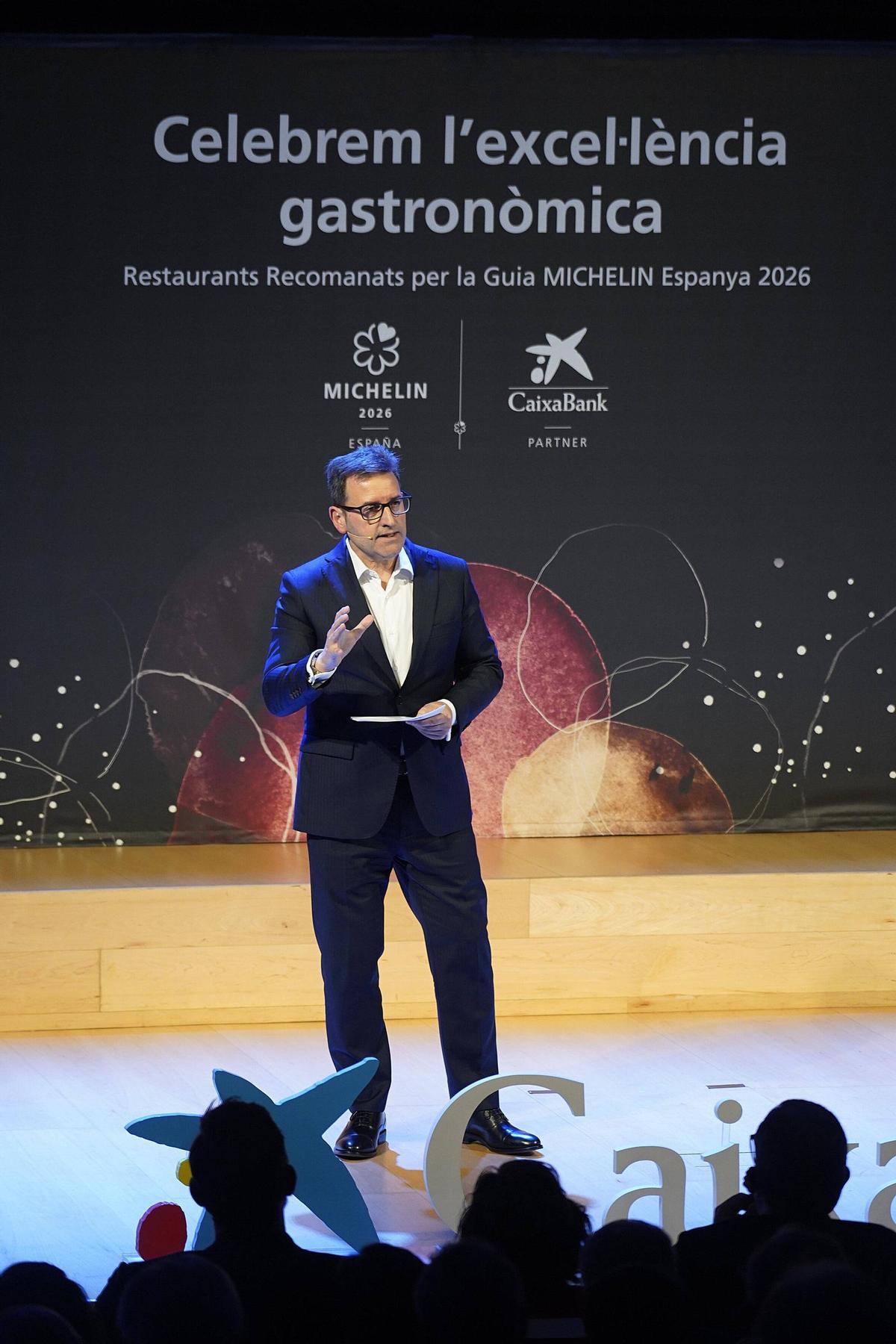 Les imatges de l'entrega de plaques als restaurants recomanats a la Guia Michelin