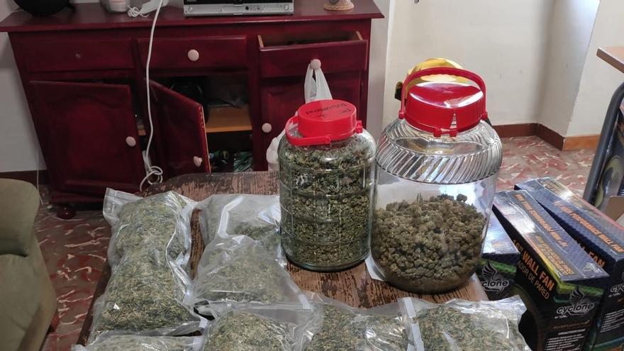 Dos detinguts per cultivar marihuana en un mas de Cruïlles que feien servir un forn de resina per purificar la droga