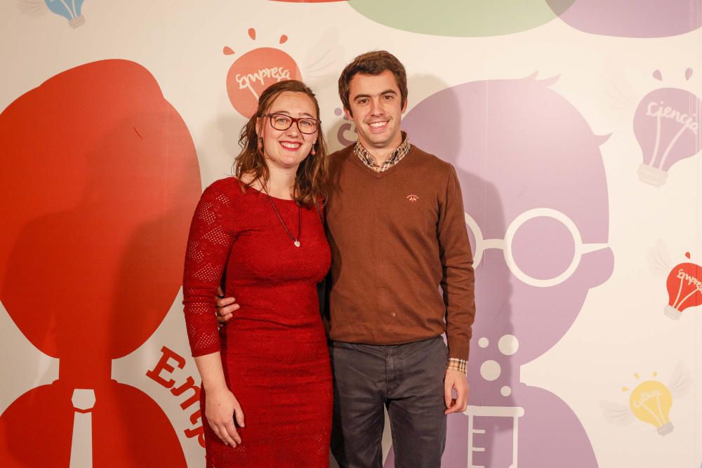 Los invitados posan en el photocall de los premios Talento Joven CV.