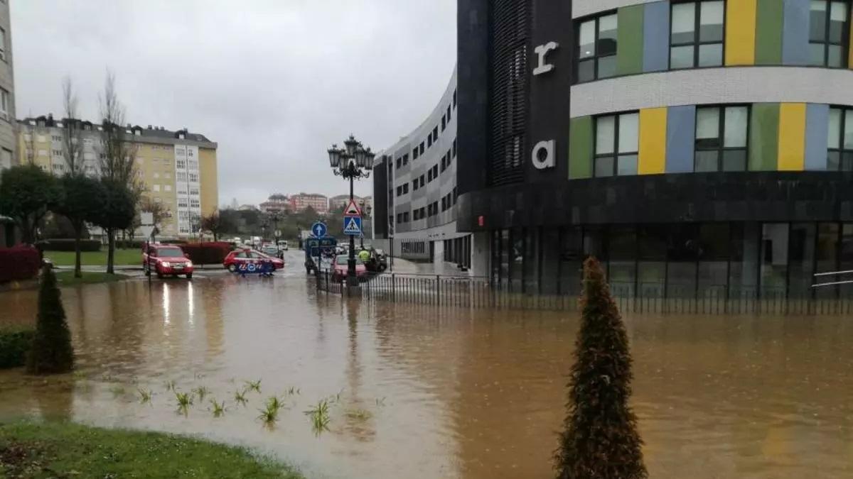 La rotonda de Cerdeño, anegada por las lluvias en 2018 a causa de la borrasca "Hugo".