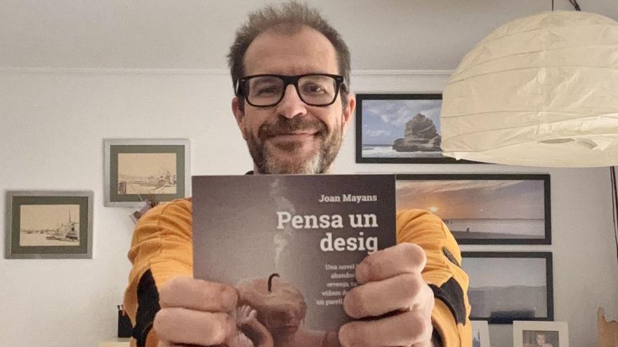Esta tarde, Joan Mayans, Bernat Joan y Belén Alvite presentan la novela 'Pensa un desig' sobre una madre que abandona a su hija