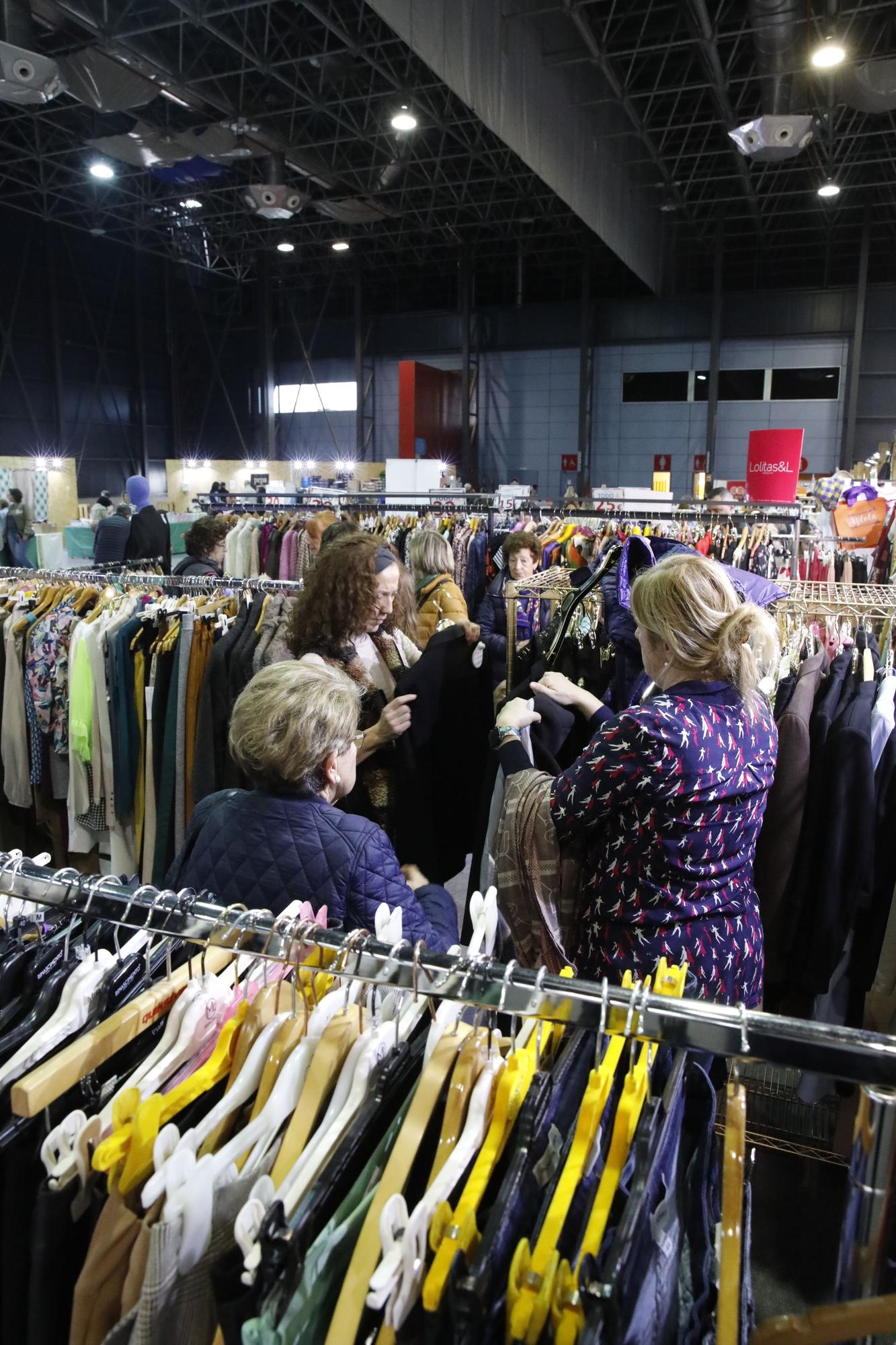 En imágenes: La feria de stocks de Gijón vuelve a abrir sus puertas