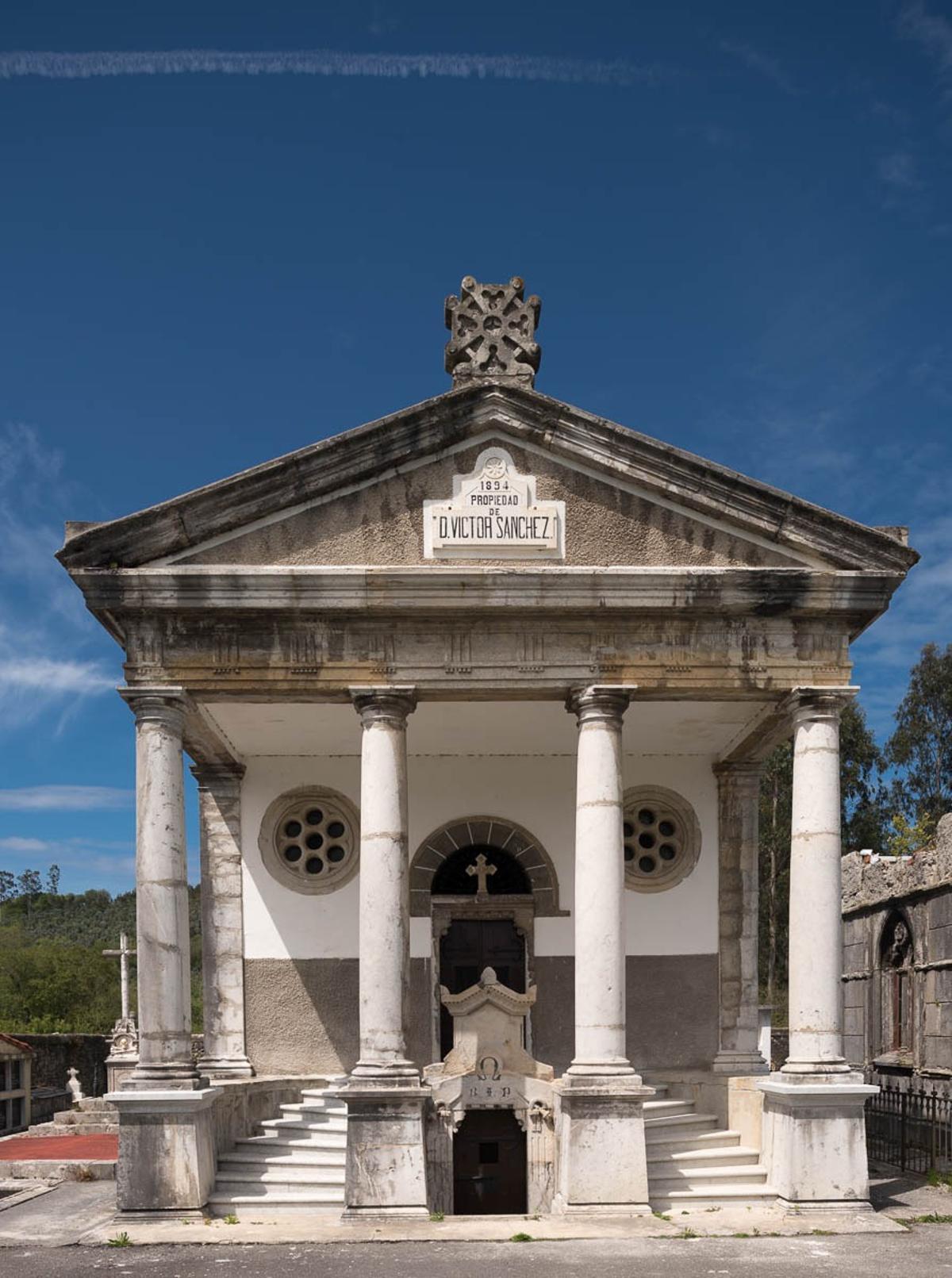 Panteón Víctor Sánchez.