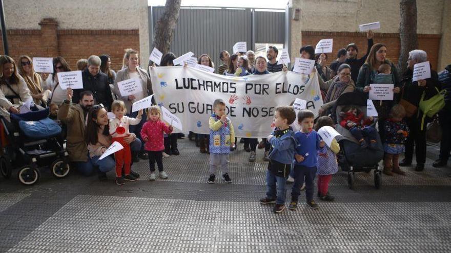 Las familias protestan por el cierre de una guardería en La Paz