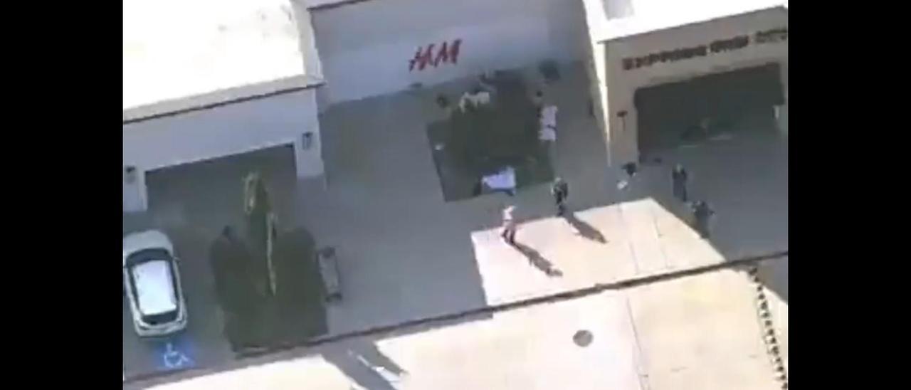 Exterior del centro comercial en el que se han producido los disparos.