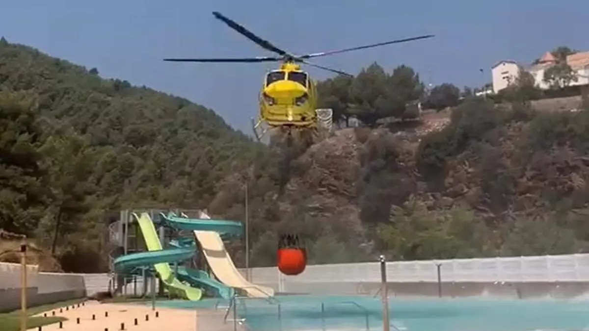El parque acuático de la Vall se 'estrena' antes de su apertura: Así ayuda contra el incendio
